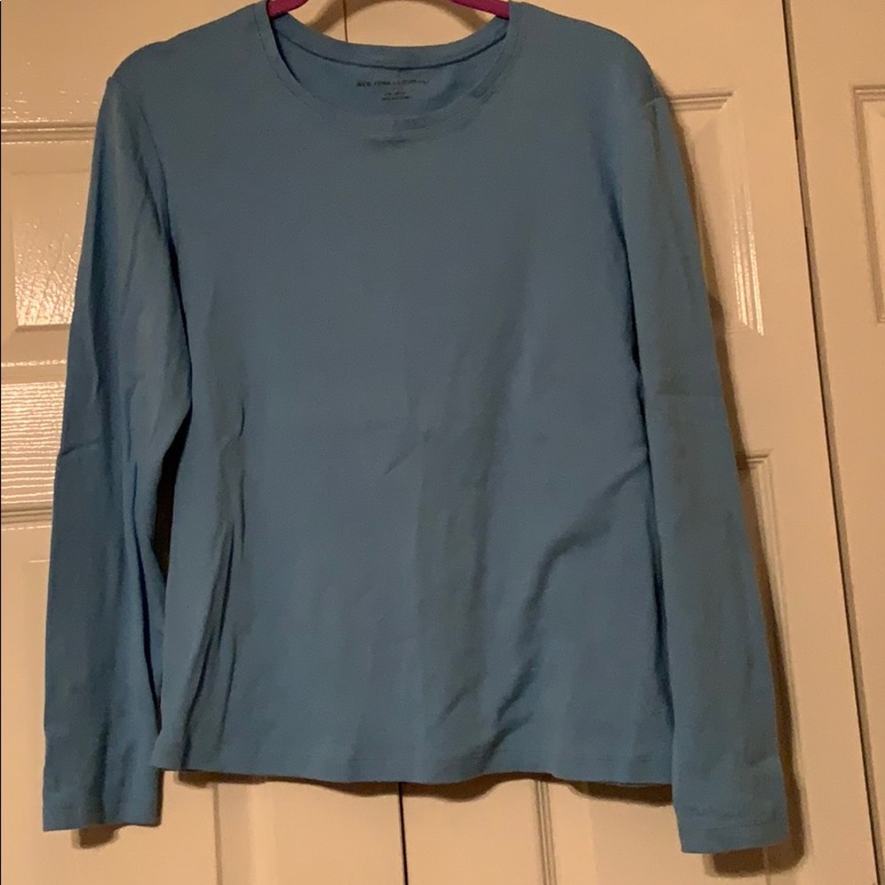 Long Sleeve New York & Company Top🔴